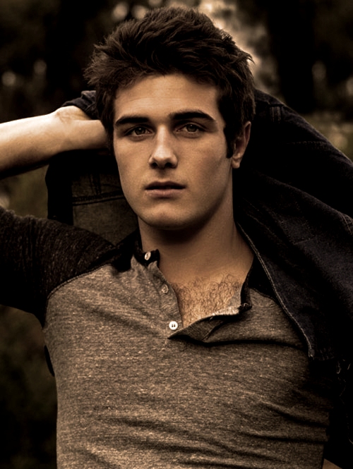 First of Beau Mirchoff who btw is beyond hot is no longer missing in 